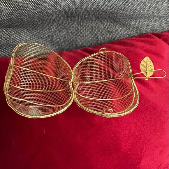 Gold Wire Apple Decor - Picture 2 of 2